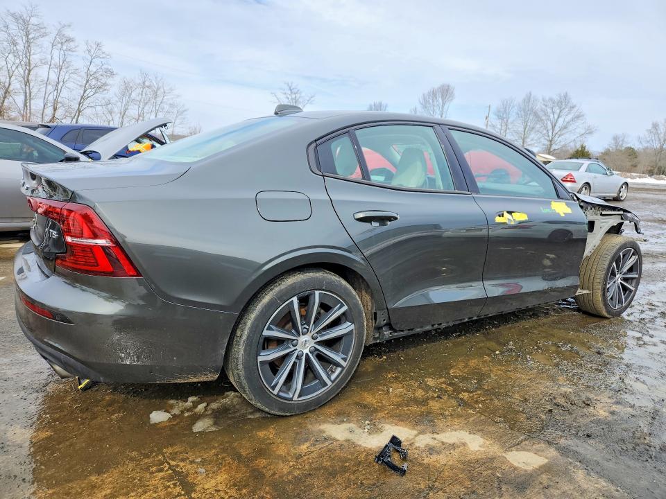 78510945 :رقم المزاد ، 7JR102FKXMG102364 vin ، 2021 Volvo S60 مزاد بيع