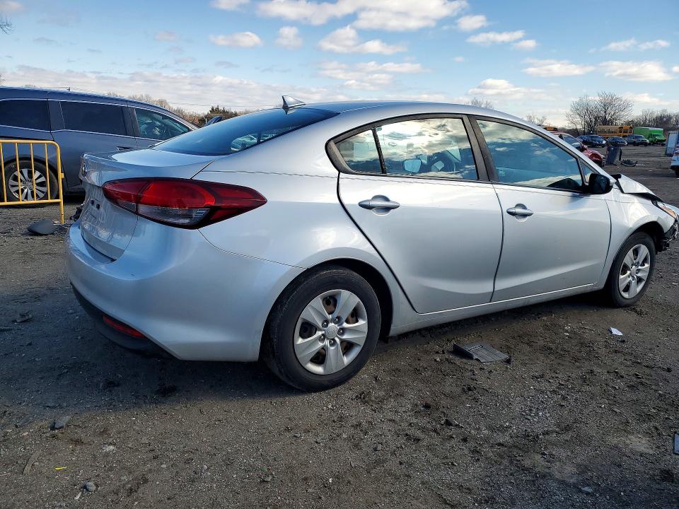 78657955 :رقم المزاد ، 3KPFL4A7XHE140662 vin ، 2017 Kia Forte مزاد بيع