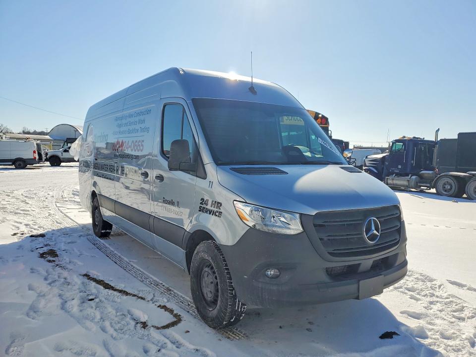 74479015 :رقم المزاد ، W1Y4KDHY6ST226599 vin ، 2025 Mercedes Benz Sprinter مزاد بيع