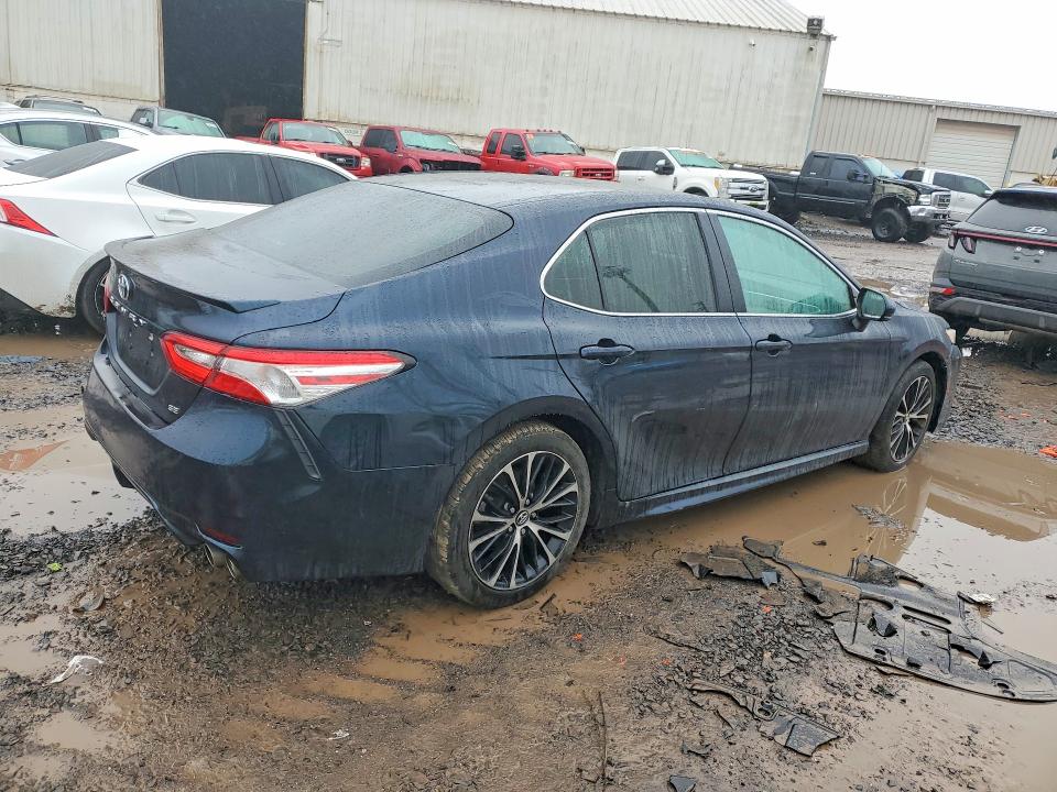 Продаж на аукціоні авто 2018 Toyota Camry, vin: 4T1B11HK6JU555400, номер лоту: 76389775