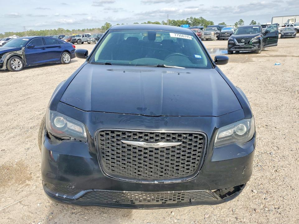 Продажа на аукционе авто 2019 Chrysler 300, vin: 2C3CCAAG3KH682929, номер лота: 77956745