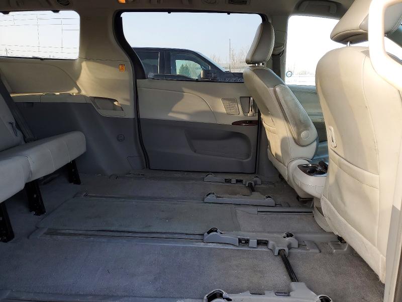 76533715 :رقم المزاد ، 5TDDK3DCXBS009628 vin ، 2011 Toyota Sienna مزاد بيع
