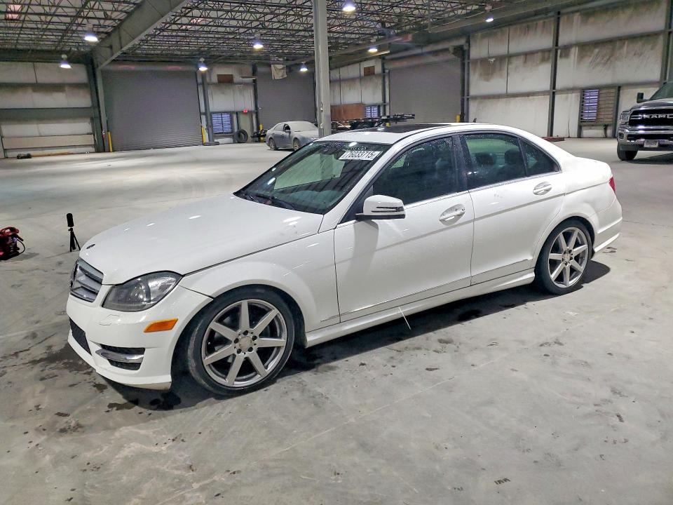 Продажа на аукционе авто 2013 Mercedes-benz C, vin: WDDGF4HB1DA783118, номер лота: 76033715