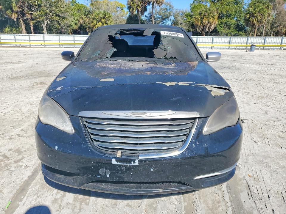 2011 Chrysler 200 მანქანა იყიდება აუქციონზე, vin: 1C3BC1FB1BN606688, აუქციონის ნომერი: 76540885