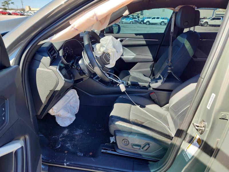 75977605 :رقم المزاد ، WA1BUCF3XM1083303 vin ، 2021 Audi Q3 مزاد بيع