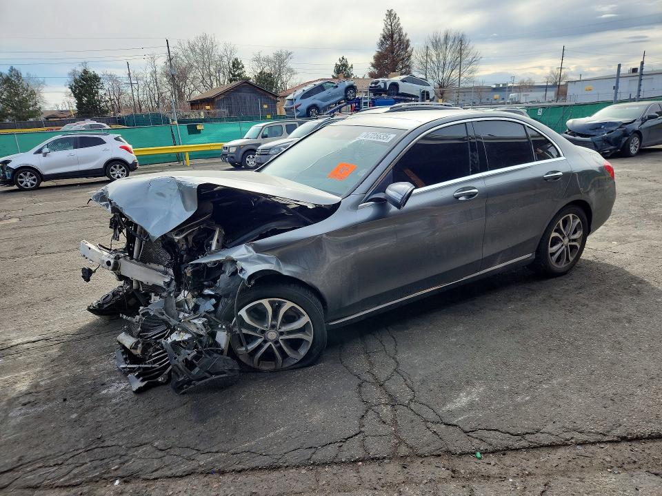 76725635 :رقم المزاد ، 55SWF4KB3HU209775 vin ، 2017 Mercedes-benz C مزاد بيع