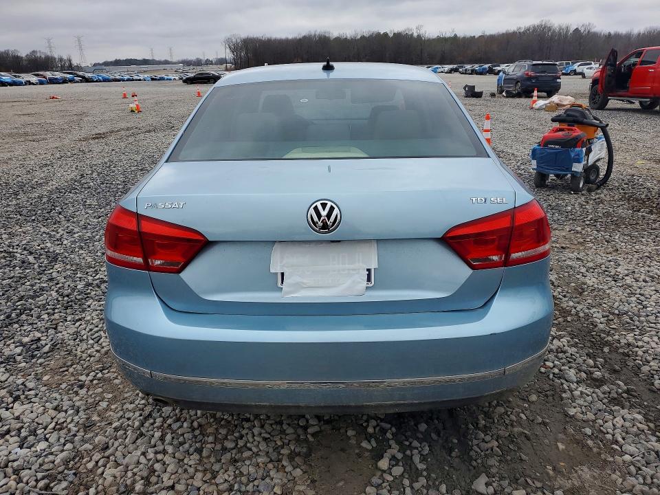 77225335 :رقم المزاد ، 1VWCN7A30DC107583 vin ، 2013 Volkswagen Passat مزاد بيع