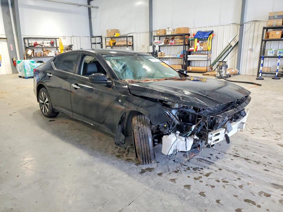 76038555 :رقم المزاد ، 1N4BL4DW3NN359378 vin ، 2022 Nissan Altima مزاد بيع