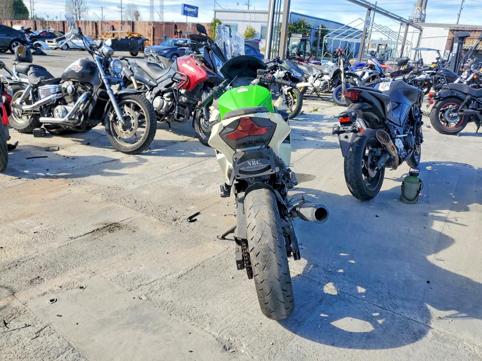 2022 Kawasaki Ex400 მანქანა იყიდება აუქციონზე, vin: JKAEXKG17NDAG9837, აუქციონის ნომერი: 78701585