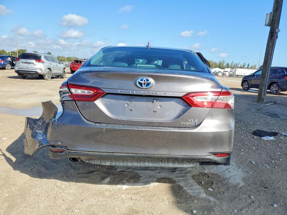 77514265 :رقم المزاد ، 4T1F31AK1LU532714 vin ، 2020 Toyota Camry مزاد بيع