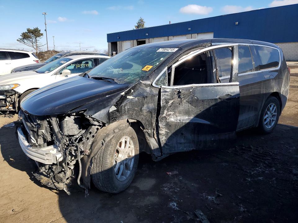 Auction sale of the 2026 Chrysler Pacifica, vin: 2C4RC1BG4TR215499, lot number: 77004215