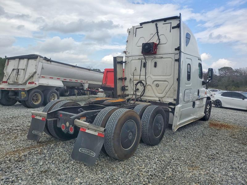 77940885 :رقم المزاد ، 3AKJGLDR2JSJP4899 vin ، 2018 Freightliner Cascadia 125 مزاد بيع