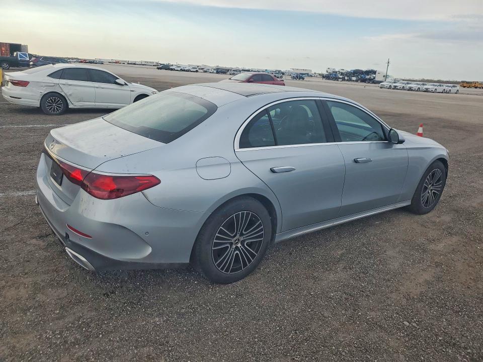 Продаж на аукціоні авто 2025 Mercedes-benz E, vin: W1KLF4HB3SA093849, номер лоту: 76543805