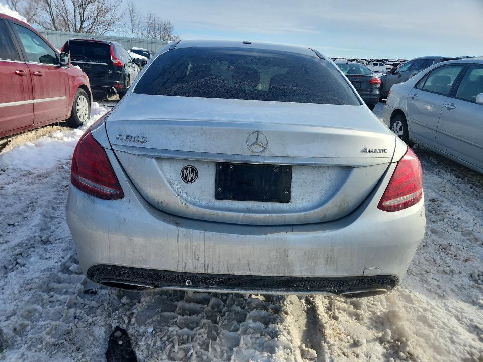 2015 Mercedes-benz C მანქანა იყიდება აუქციონზე, vin: 55SWF4KB4FU013972, აუქციონის ნომერი: 76435695