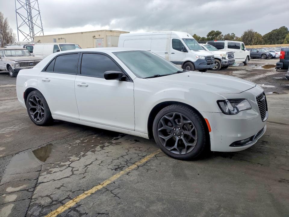 77223615 :رقم المزاد ، 2C3CCABG4KH601113 vin ، 2019 Chrysler 300 مزاد بيع