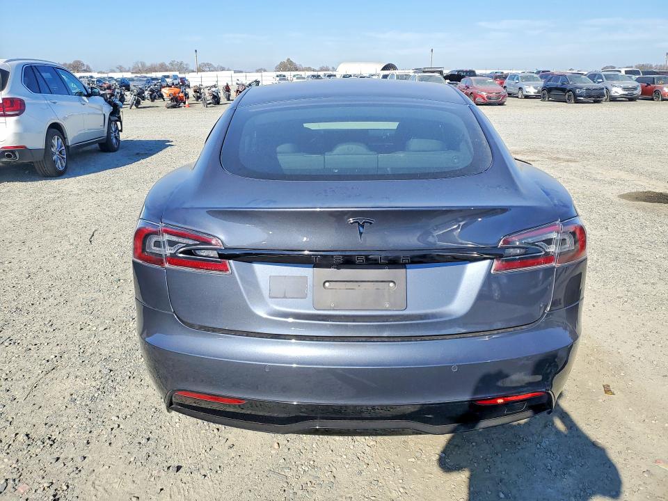 76414525 :رقم المزاد ، 5YJSA1E57MF449442 vin ، 2021 Tesla Model S مزاد بيع