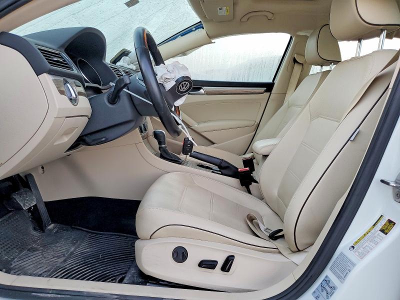 Продажа на аукционе авто 2016 Volkswagen Passat, vin: 1VWBS7A39GC023822, номер лота: 77046155