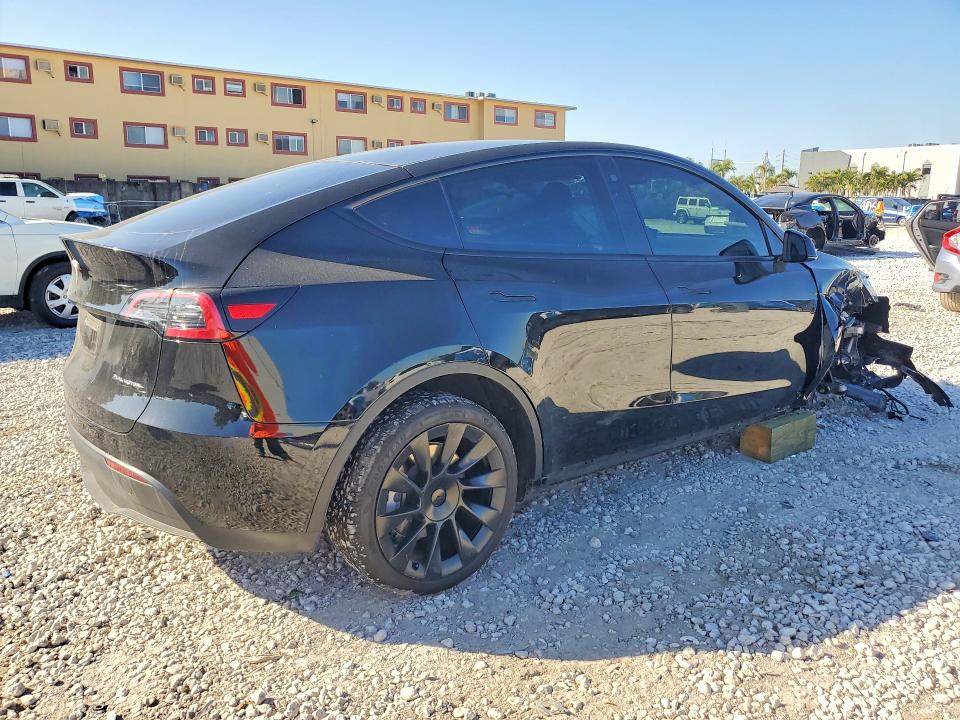76796005 :رقم المزاد ، 7SAYGDEE4NA006323 vin ، 2022 Tesla Model Y مزاد بيع