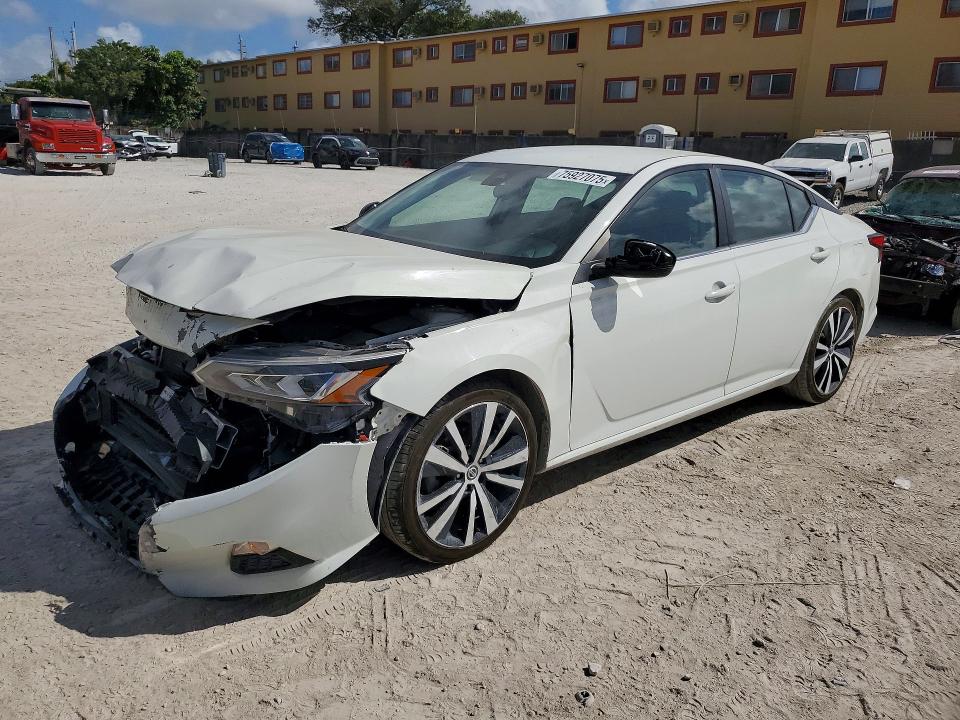 75927075 :رقم المزاد ، 1N4BL4CV2NN310360 vin ، 2022 Nissan Altima مزاد بيع