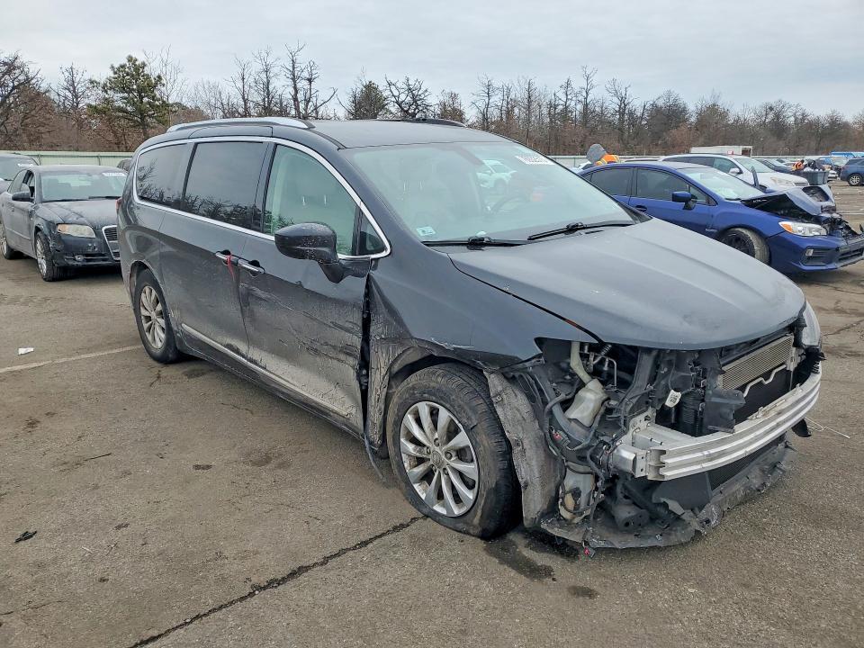 Продажа на аукционе авто 2019 Chrysler Pacifica, vin: 2C4RC1BG8KR609408, номер лота: 76932515