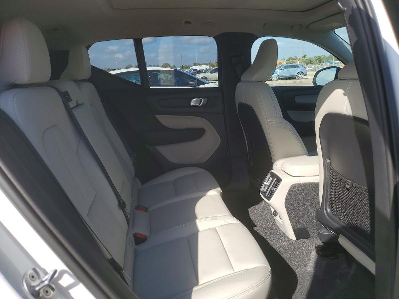 77595115 :رقم المزاد ، YV4L12UC0T2700326 vin ، 2026 Volvo Xc40 مزاد بيع