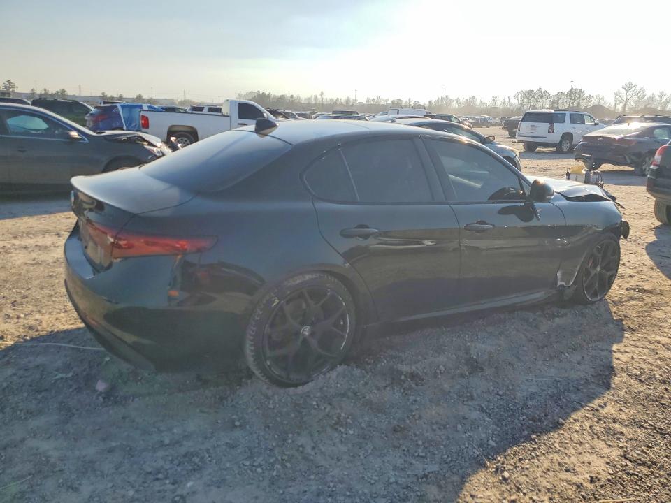 2020 Alfa Romeo Giulia მანქანა იყიდება აუქციონზე, vin: ZARFAMAN0L7626738, აუქციონის ნომერი: 77486395