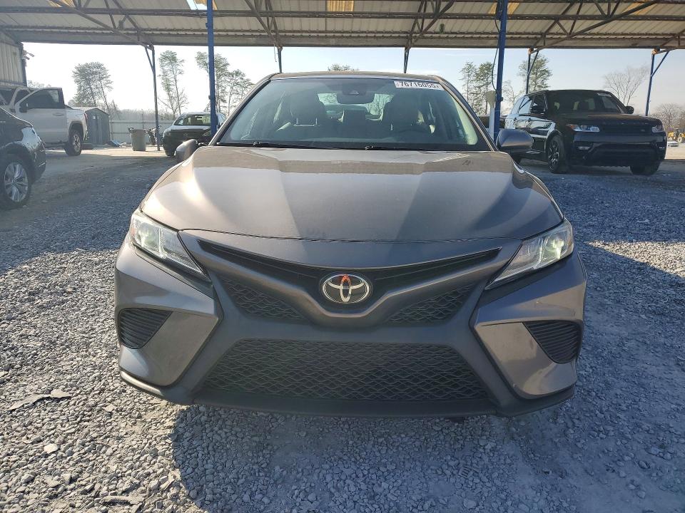 2019 Toyota Camry L მანქანა იყიდება აუქციონზე, vin: 4T1B11HK7KU806975, აუქციონის ნომერი: 76716055