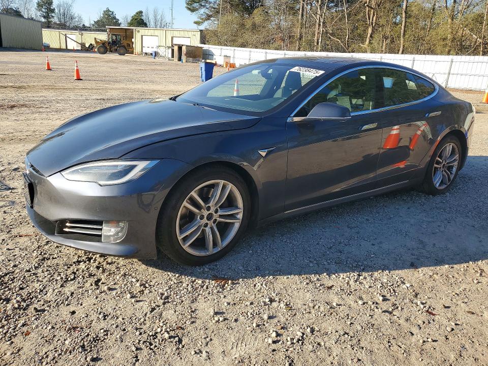 76238475 :رقم المزاد ، 5YJSA1E26HF199008 vin ، 2017 Tesla Model S مزاد بيع