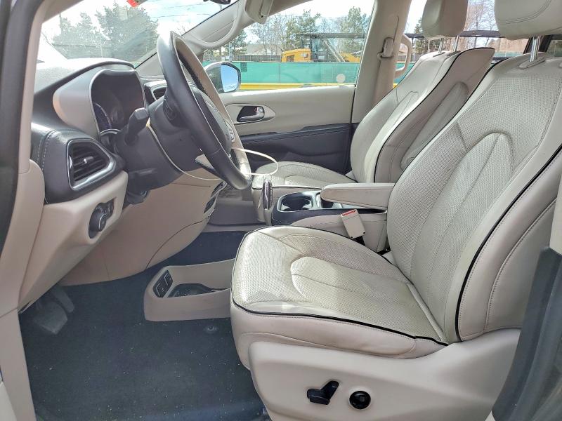 78136145 :رقم المزاد ، 2C4RC1N79HR693937 vin ، 2017 Chrysler Pacifica مزاد بيع
