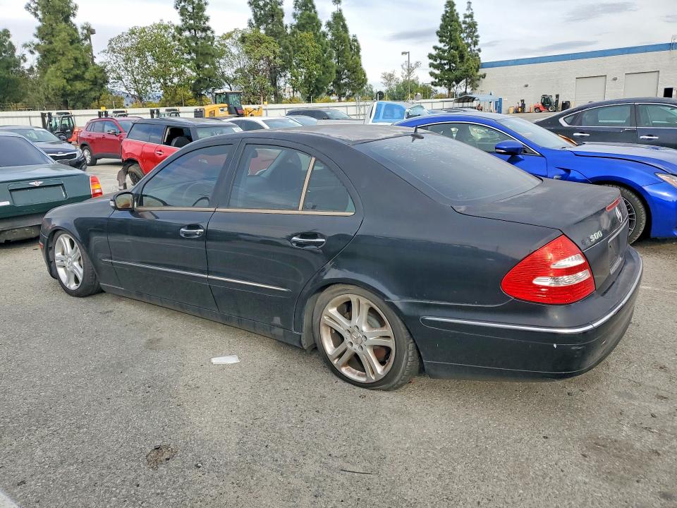 76397985 :رقم المزاد ، WDBUF70J75A706030 vin ، 2005 Mercedes-benz E مزاد بيع