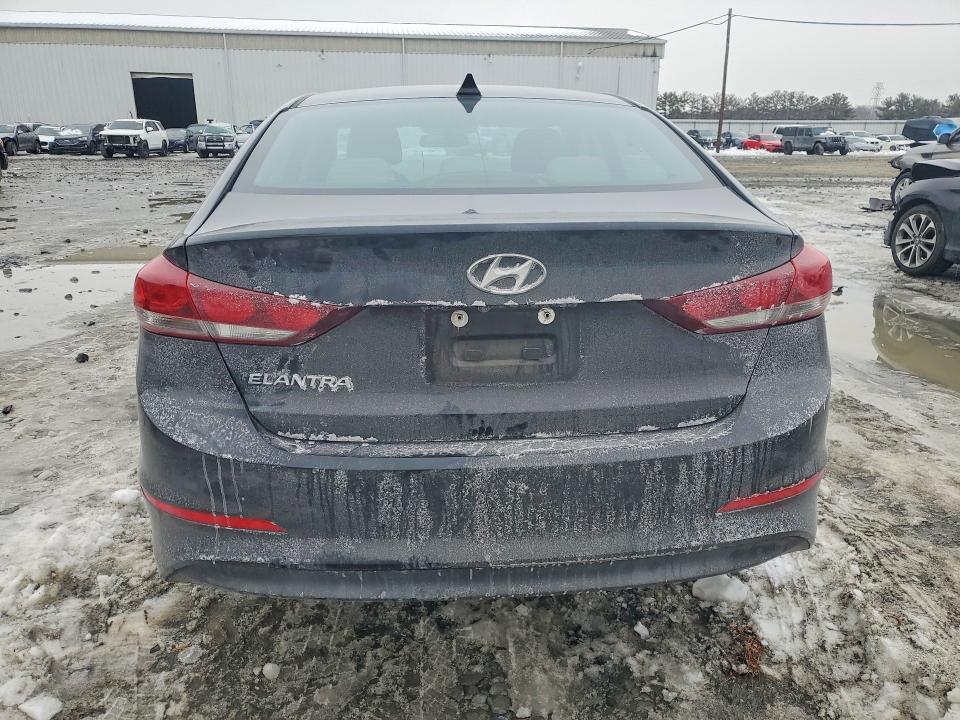 2017 Hyundai Elantra მანქანა იყიდება აუქციონზე, vin: 5NPD84LF8HH130592, აუქციონის ნომერი: 77093665