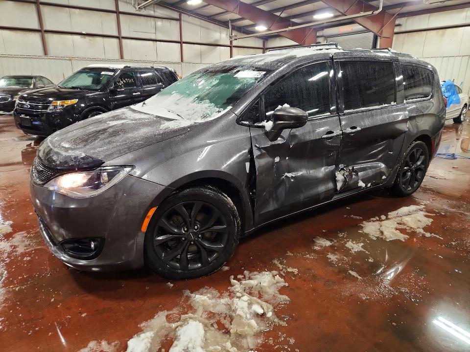 76138025 :رقم المزاد ، 2C4RC1EG6JR333465 vin ، 2018 Chrysler Pacifica مزاد بيع