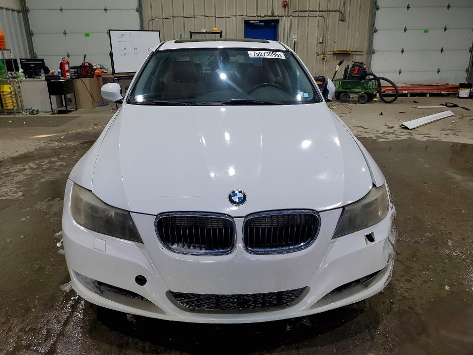 75073895 :رقم المزاد ، WBAPK5C5XBF127316 vin ، 2011 Bmw 328 مزاد بيع