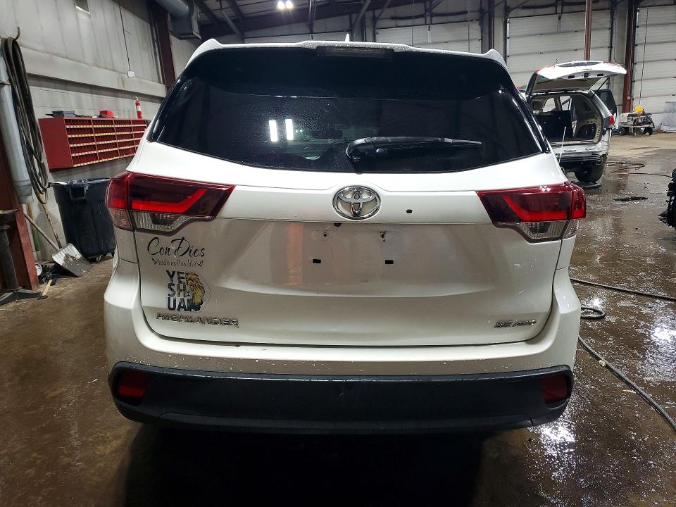 Продаж на аукціоні авто 2019 Toyota Highlander, vin: 5TDJZRFHXKS603663, номер лоту: 77214205