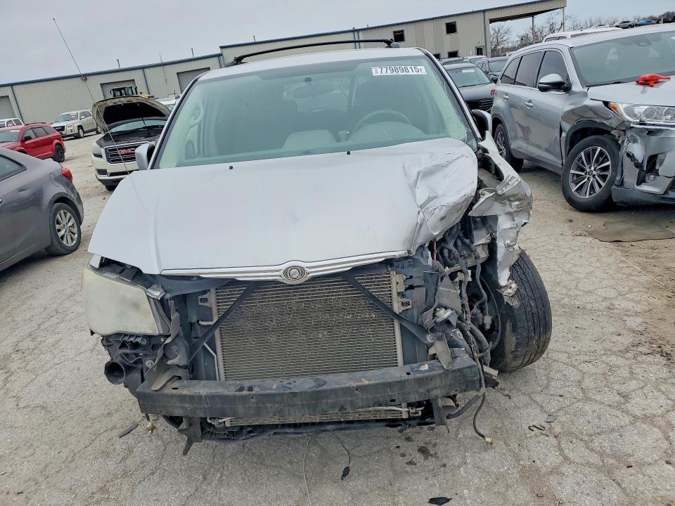 2010 Chrysler Town & Country მანქანა იყიდება აუქციონზე, vin: 2A4RR5D16AR289156, აუქციონის ნომერი: 77989815