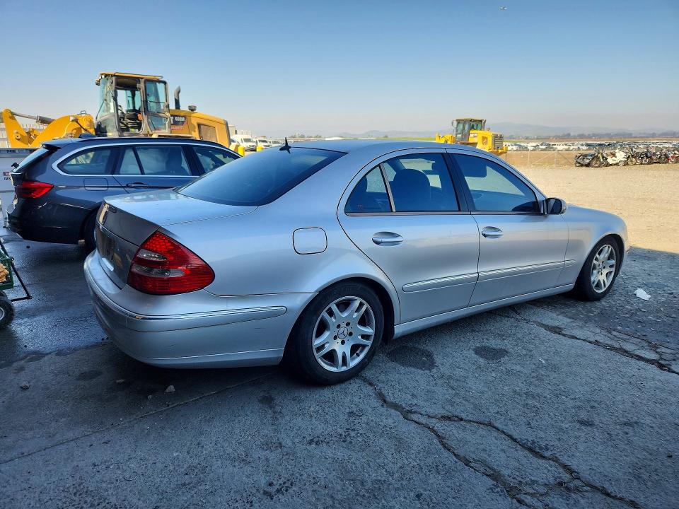 76203925 :رقم المزاد ، WDBUF65J53A130633 vin ، 2003 Mercedes-benz E مزاد بيع