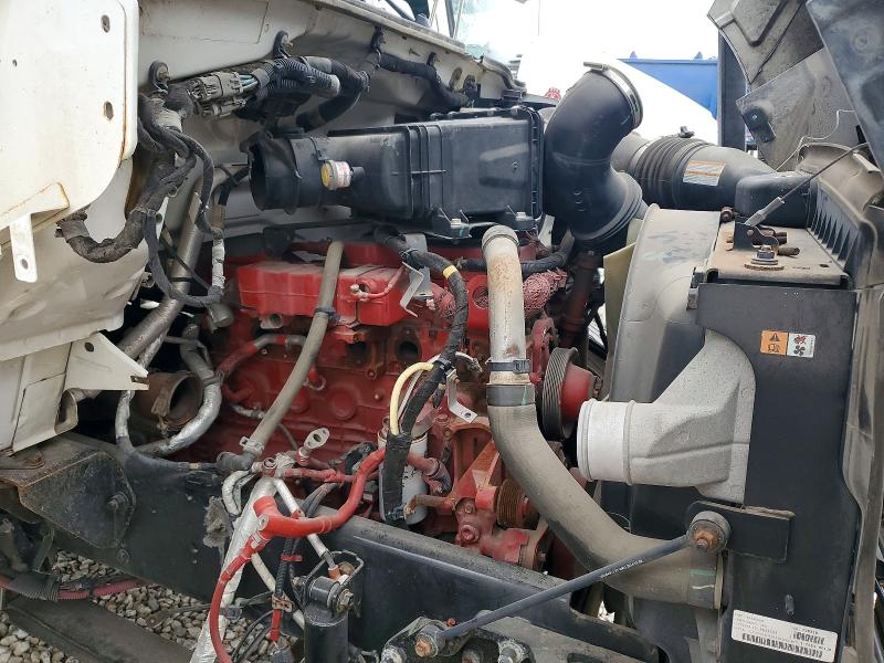 76820085 :رقم المزاد ، 3FRNF7FC7FV728318 vin ، 2015 Ford F750 مزاد بيع