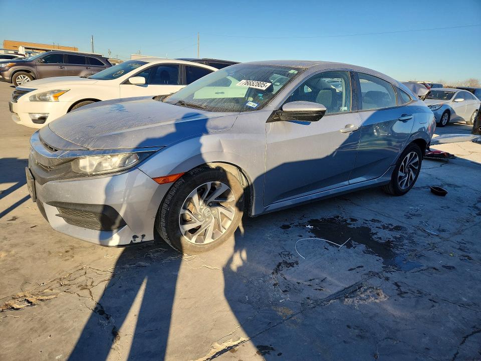 2018 Honda Civic მანქანა იყიდება აუქციონზე, vin: 2HGFC2F71JH578320, აუქციონის ნომერი: 76652805