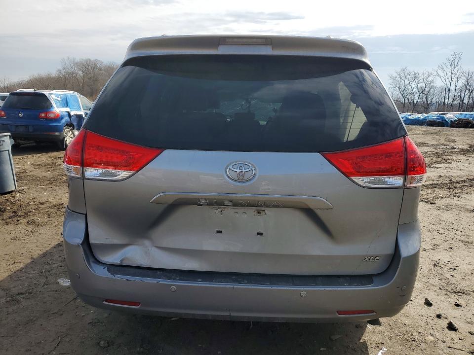 78994375 :رقم المزاد ، 5TDYK3DC1ES407512 vin ، 2014 Toyota Sienna مزاد بيع