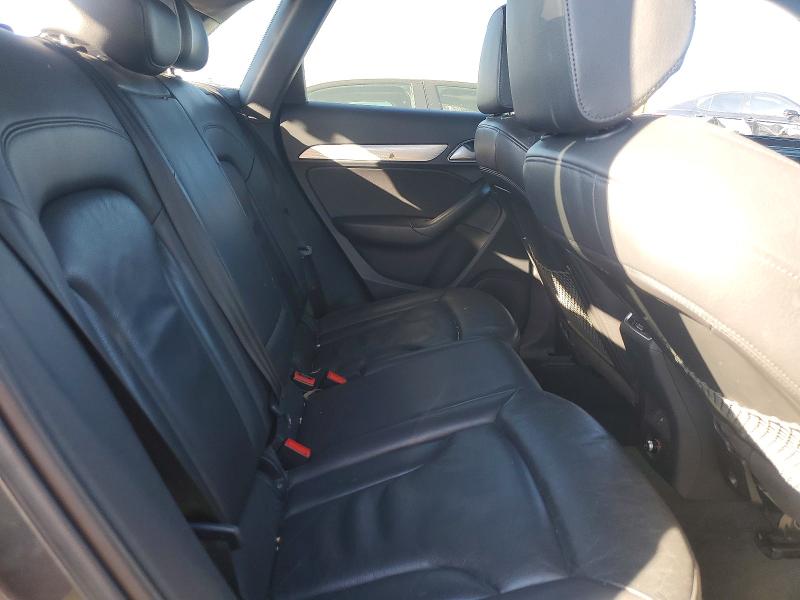 75640505 :رقم المزاد ، WA1HCCFS0JR003959 vin ، 2018 Audi Q3 مزاد بيع