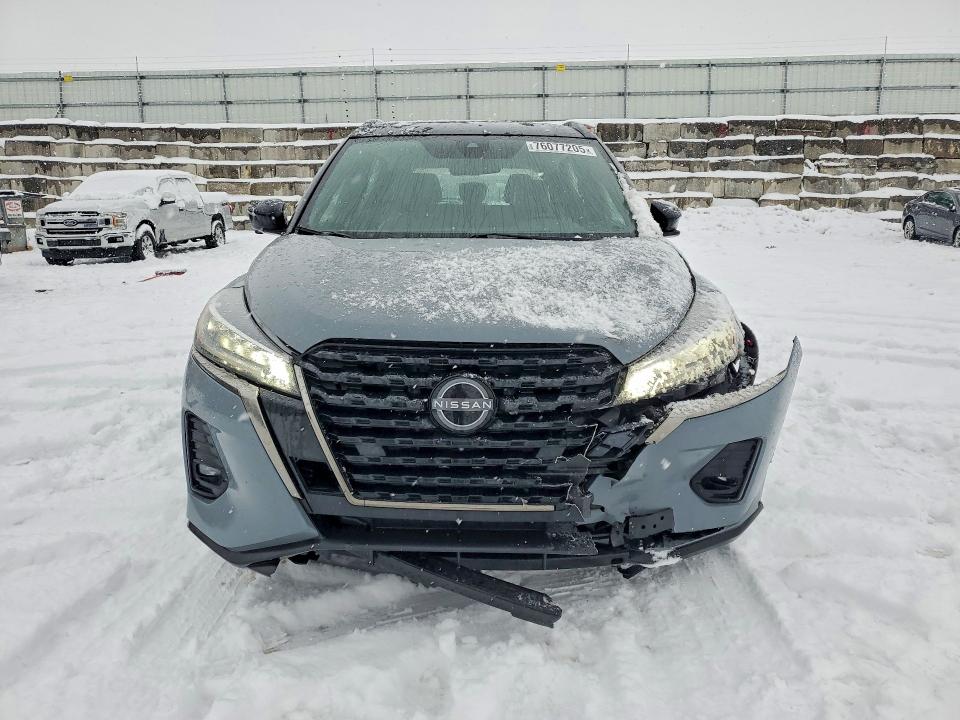 76077205 :رقم المزاد ، 3N1CP5DV4NL520808 vin ، 2022 Nissan Kicks مزاد بيع