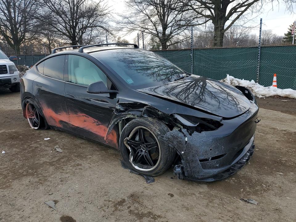 Продажа на аукционе авто 2021 Tesla Model Y, vin: 5YJYGAEE3MF301815, номер лота: 75819805
