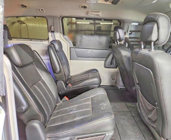 78561335 :رقم المزاد ، 2A4RR8D15AR422359 vin ، 2010 Chrysler Town & Country مزاد بيع