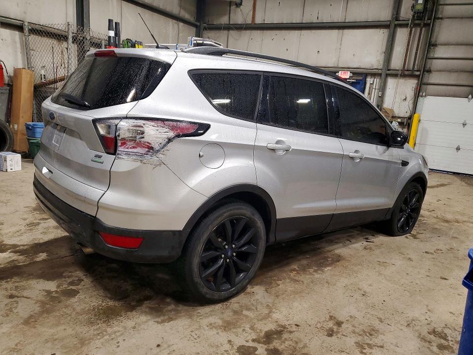 75730445 :رقم المزاد ، 1FMCU0G96HUC90623 vin ، 2017 Ford Escape مزاد بيع