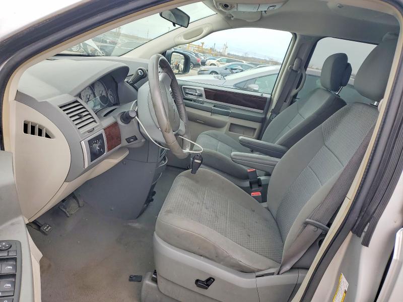 2010 Chrysler Town & Country მანქანა იყიდება აუქციონზე, vin: 2A4RR5D16AR289156, აუქციონის ნომერი: 77989815
