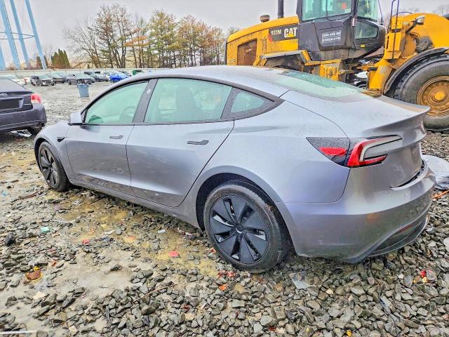 77414575 :رقم المزاد ، 5YJ3E1EB5SF977122 vin ، 2025 Tesla Model 3 مزاد بيع