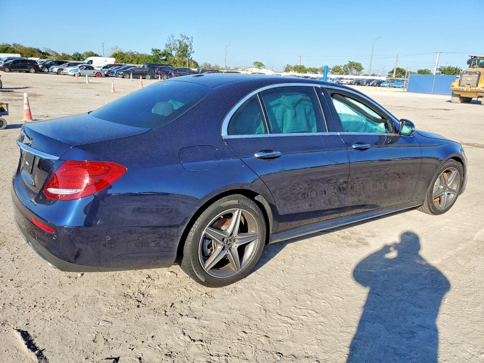 76319635 :رقم المزاد ، WDDZF8DBXLA710592 vin ، 2020 Mercedes-benz E مزاد بيع