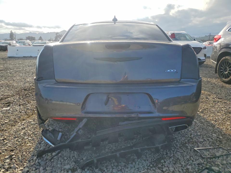 2018 Chrysler 300 მანქანა იყიდება აუქციონზე, vin: 2C3CCABG7JH266315, აუქციონის ნომერი: 77687345