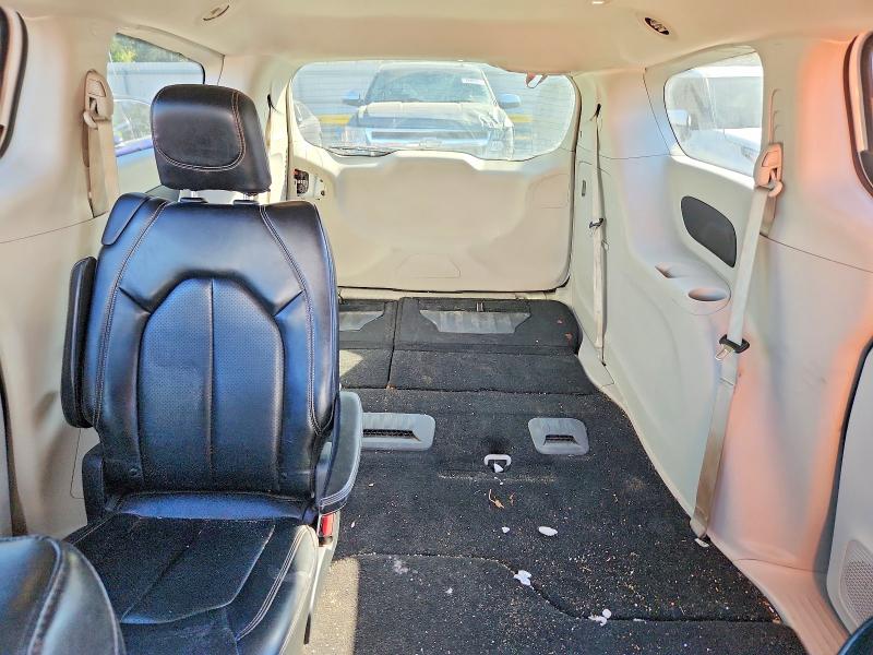 2020 Chrysler Voyager მანქანა იყიდება აუქციონზე, vin: 2C4RC1DG2LR172570, აუქციონის ნომერი: 75163915