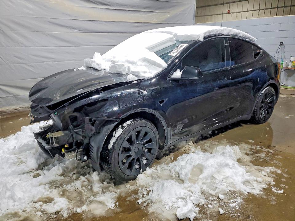 76233555 :رقم المزاد ، 5YJYGAEE1MF195106 vin ، 2021 Tesla Model Y مزاد بيع